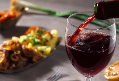Beber vino junto a las comidas se asocia con reducción del riesgo de desarrollar diabetes tipo 2